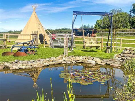 gatcombe park farm glamping Gatcombe Park Farm camping pitches in Gatcombe Park Farm Glamping, England | Gatcombe Park Farm is settled only five minutes from Totnes, and a short drive from stunning